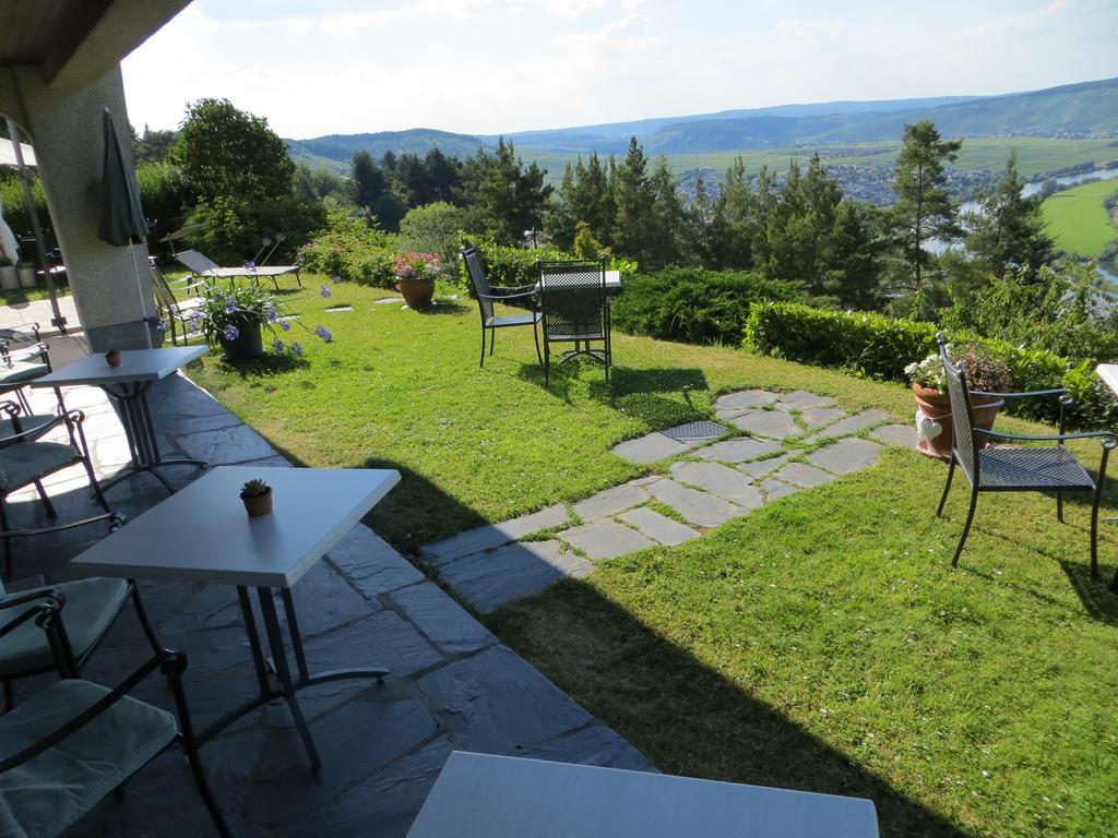 Gastehaus-Weingut Loersch Hotel Leiwen Kültér fotó